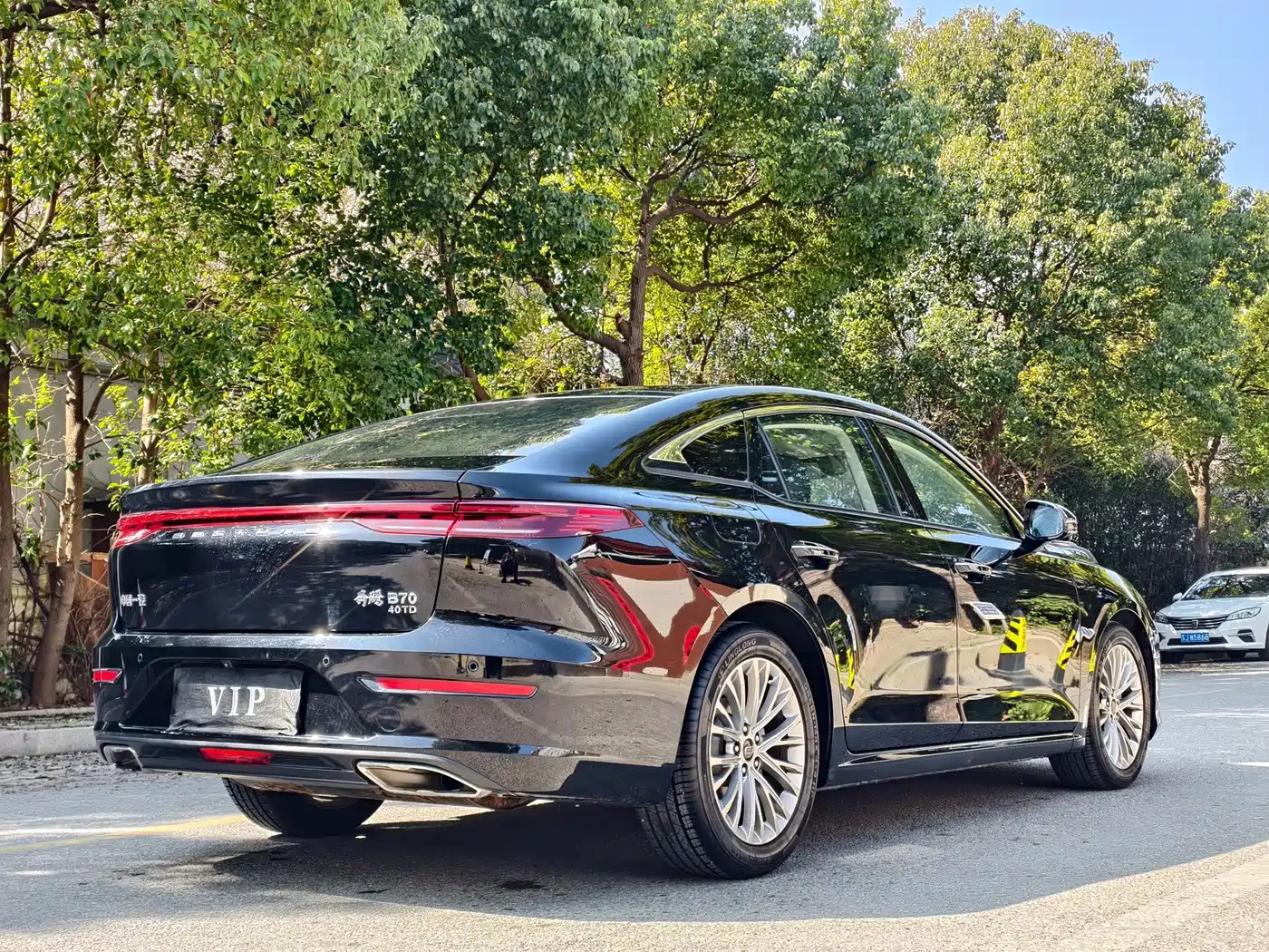 Фото 6 - Besturn B70