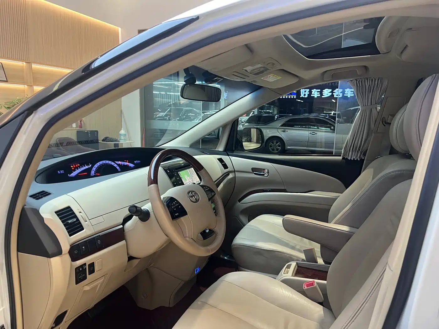 Toyota Previa 2012 2.4L 7-Seater Luxury Edition фото 14