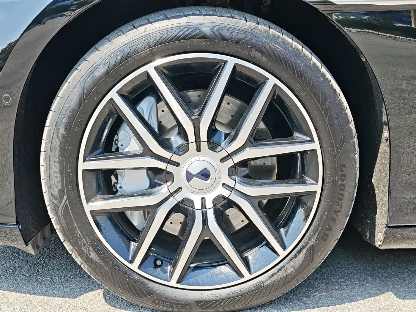 Denza Z9 2024 Model 1100km AWD Max Edition фото 5