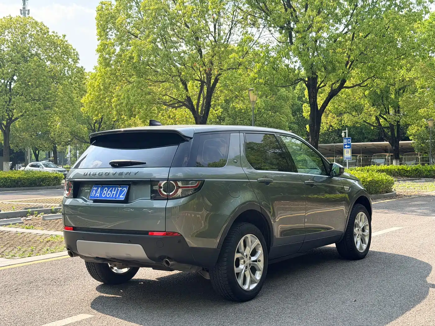 Land Rover Discovery Sport 2019 240PS HSE Edition China V фото 5