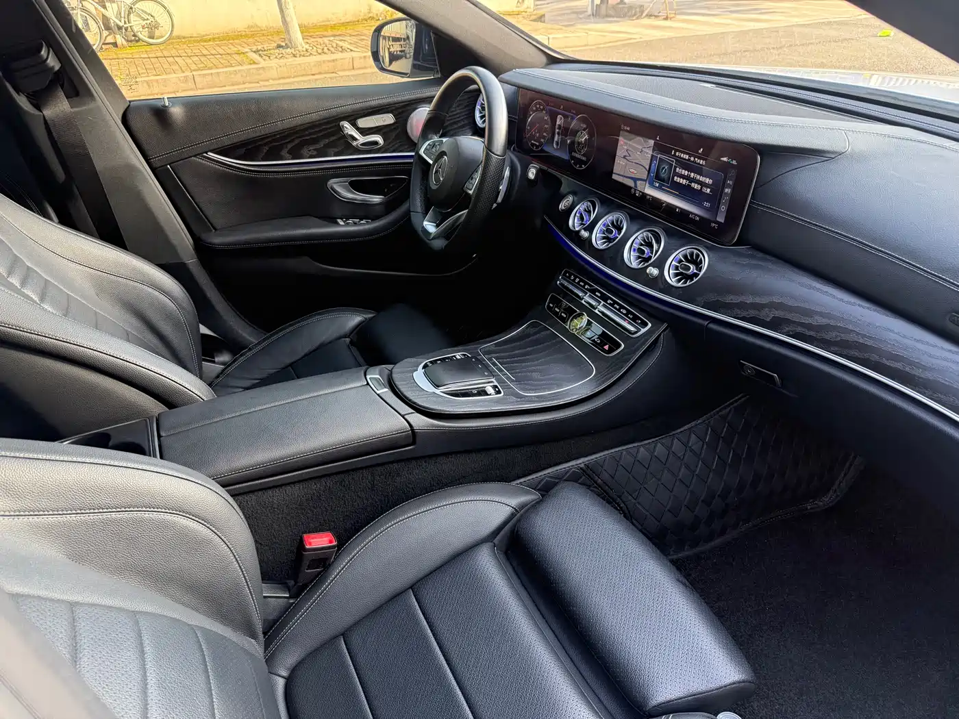 Mercedes-Benz E-Class 2018 Facelift E 200 L Sport фото 11