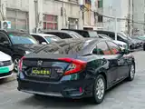 Photo 8 - Honda Civic