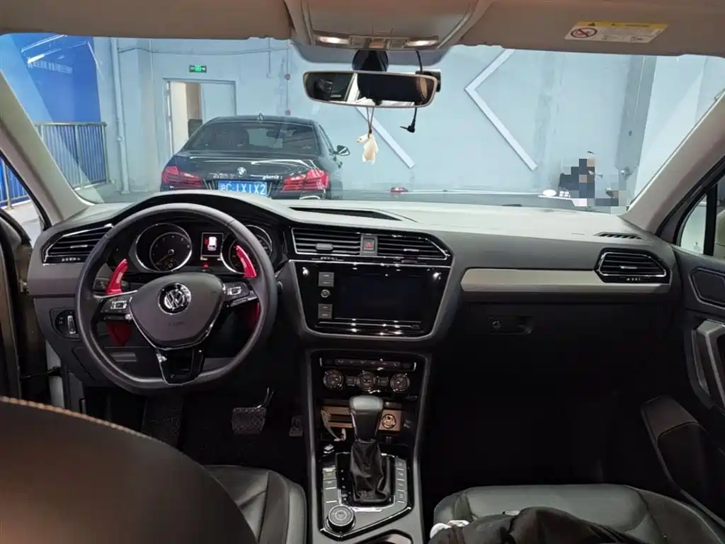 Volkswagen Tiguan L 2019 380TSI Auto AWD Smart Luxury Edition China V фото 10