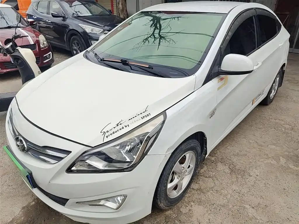 Hyundai Verna 2016 1.4L Automatic Smart GLS фото 2
