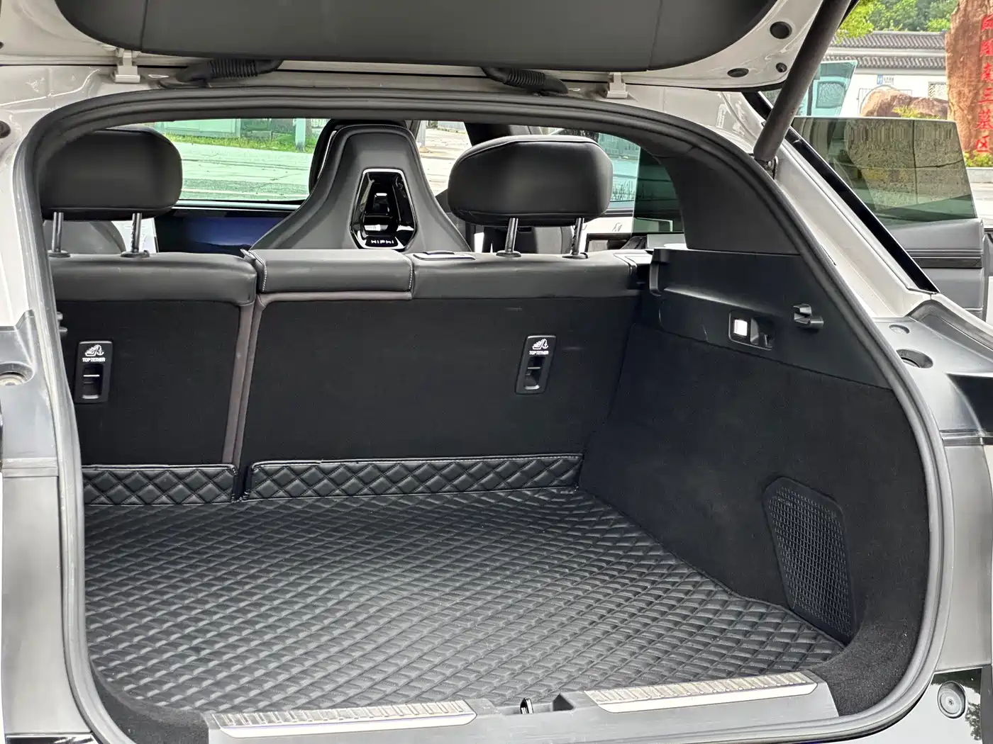 HiPhi Y 2023 2023 810km Long Range Edition