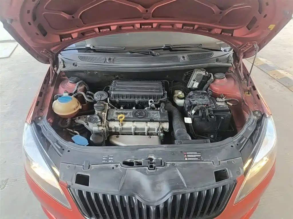 Škoda Fabia 2014 1.6L Automatic Sport Edition фото 20