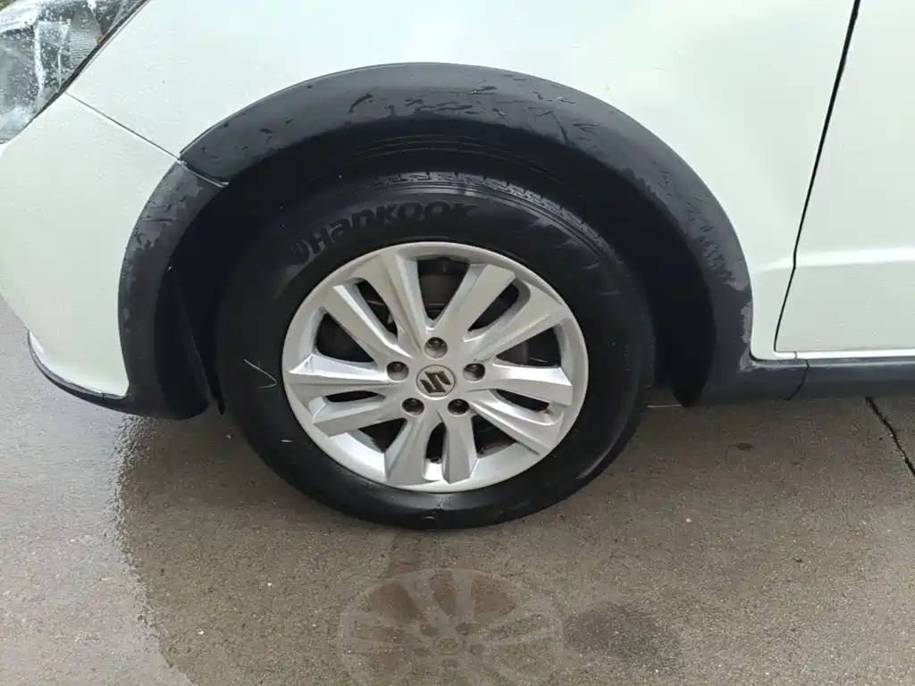 Фото 23 - Suzuki SX4