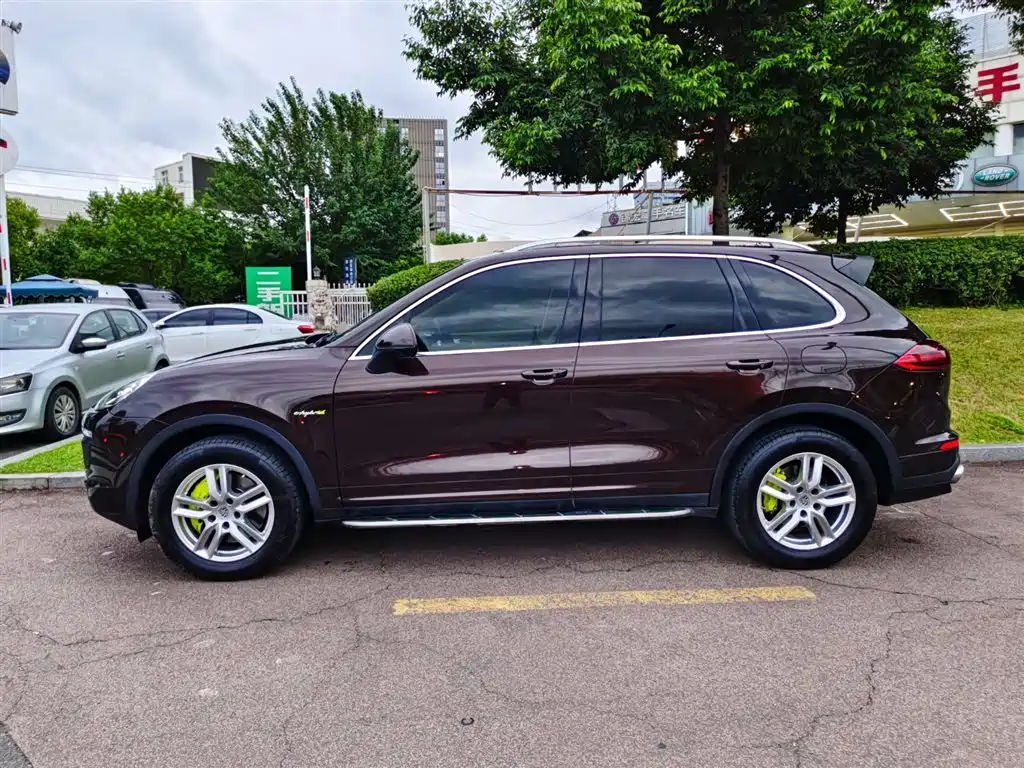 PORSCHE CAYENNE NEW ENERGY