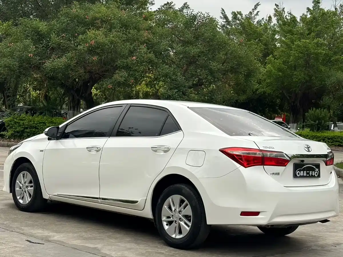 Toyota Corolla 2017 Facelift 1.6L S-CVT GL фото 4
