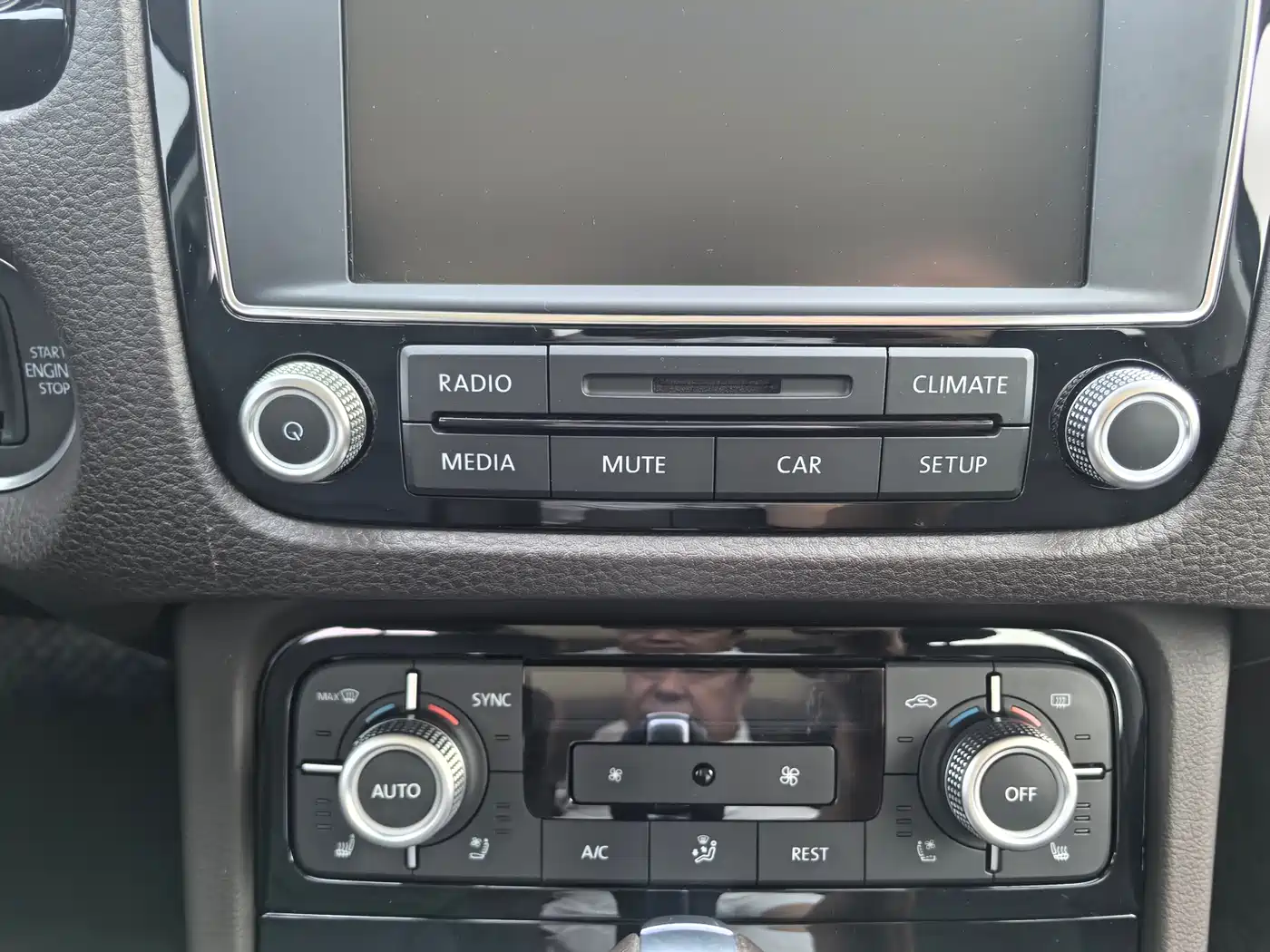 Volkswagen Touareg 2017 3.0TSI Explorer Edition фото 23