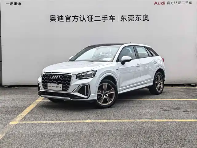 Audi Q2L 35TFSI, Стиль Драйв