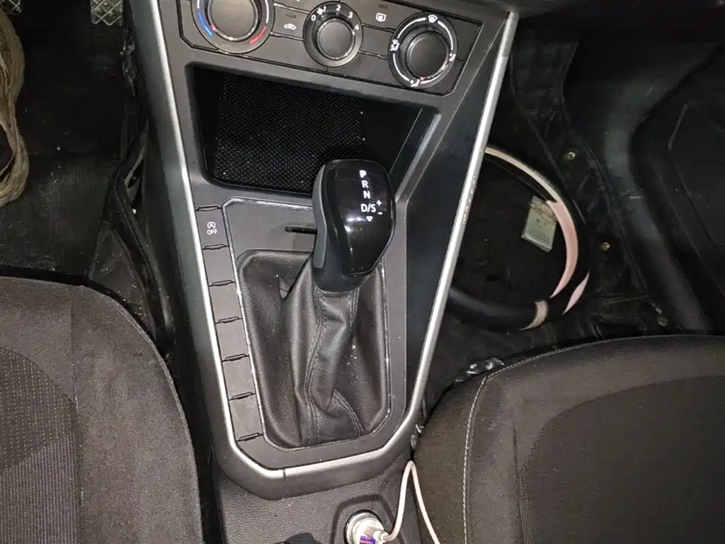 Volkswagen Polo 2023 Plus 1.5L Automatic Panorama Enjoyment Edition фото 14