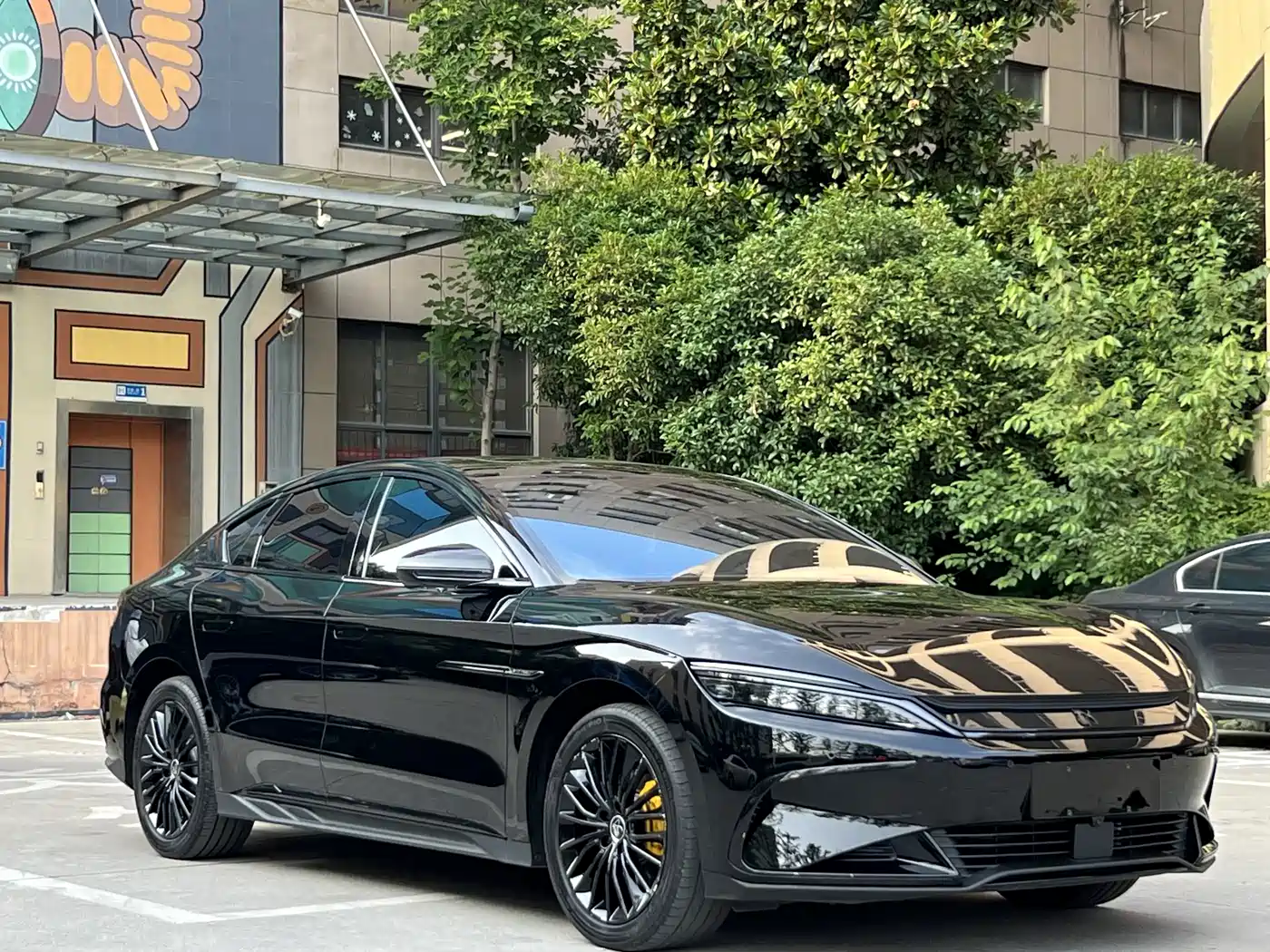 BYD Han 2023 EV Champion Edition 605KM FWD Premium фото 3