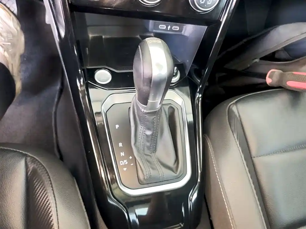 Volkswagen T-ROC 2021 280TSI DSG 2WD Comfort Connected фото 14