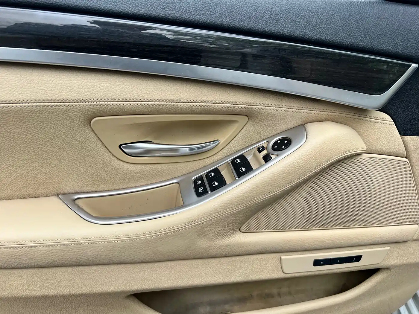BMW 5 Series 2011 535Li Leading фото 20