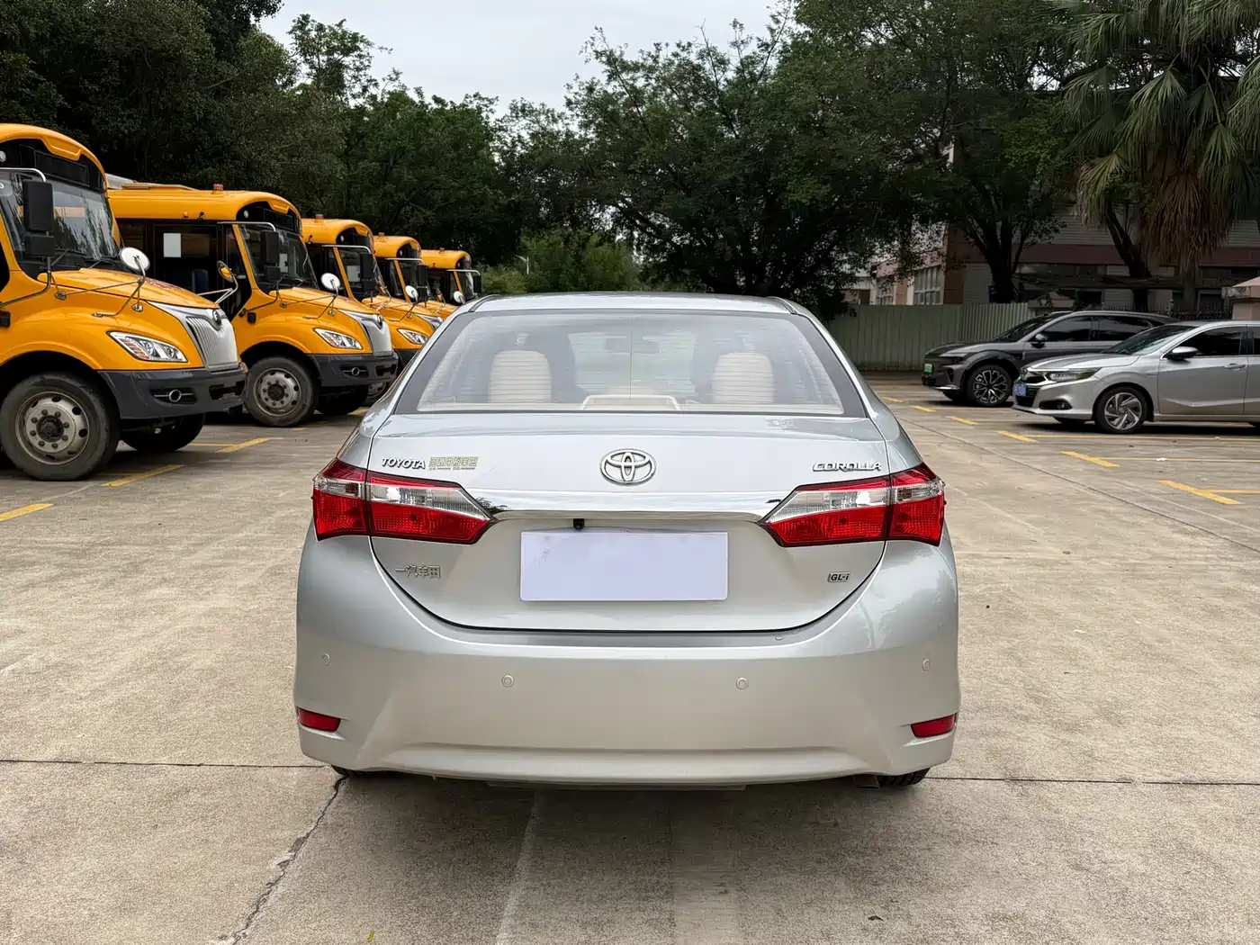Toyota Corolla 2014 1.6L CVT GL-i фото 8
