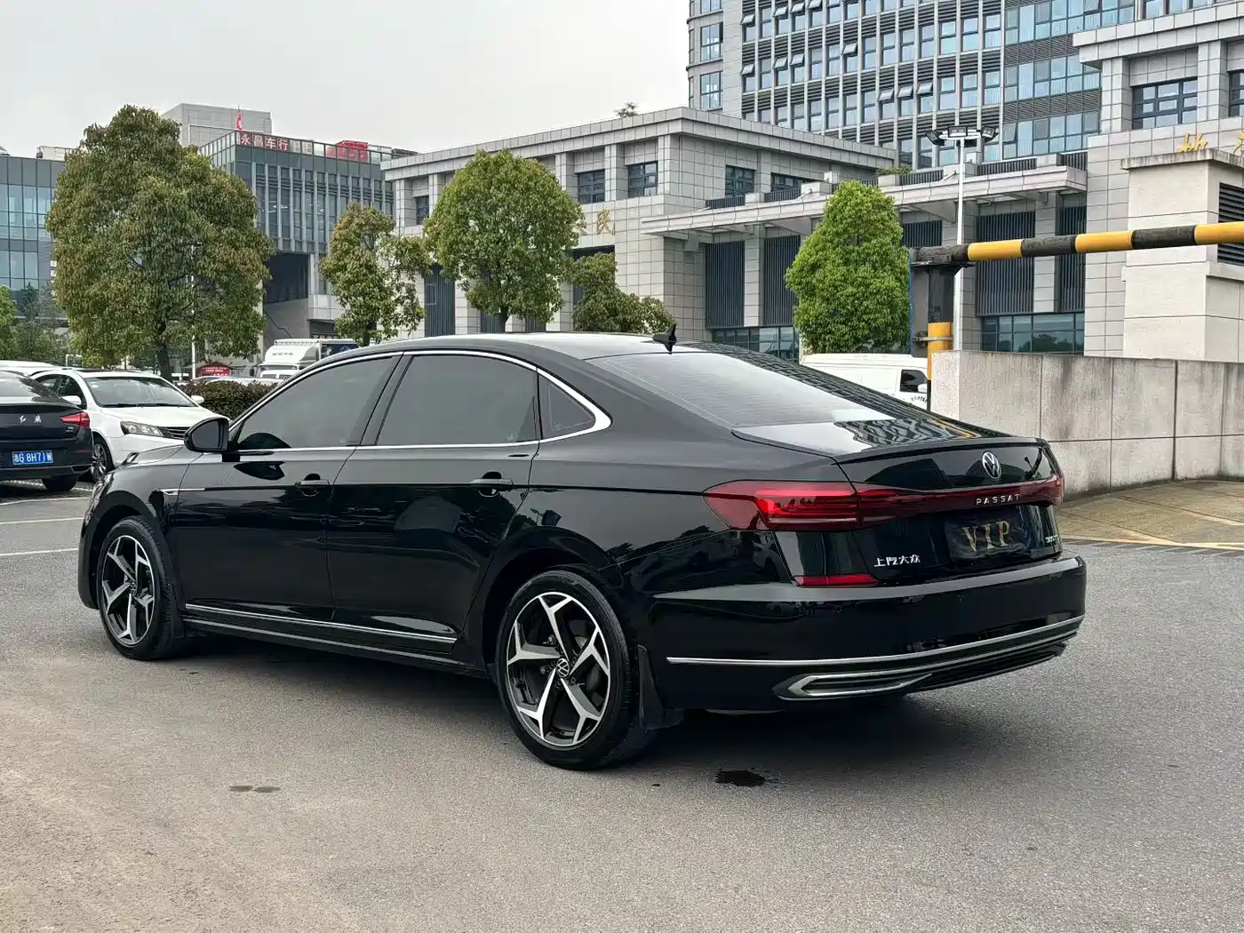 Volkswagen Passat 2024 Model 380TSI Starlight Elite фото 4