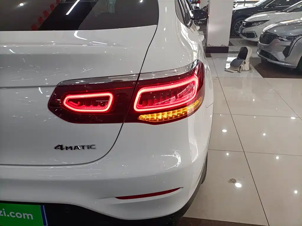 Mercedes-Benz GLC Coupe 2021 GLC 260 4MATIC Coupe SUV фото 24