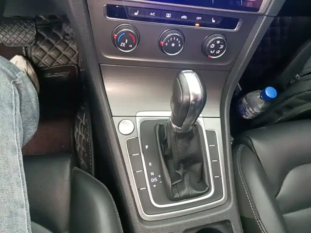 Volkswagen Golf 2016 230TSI Automatic Luxury фото 14