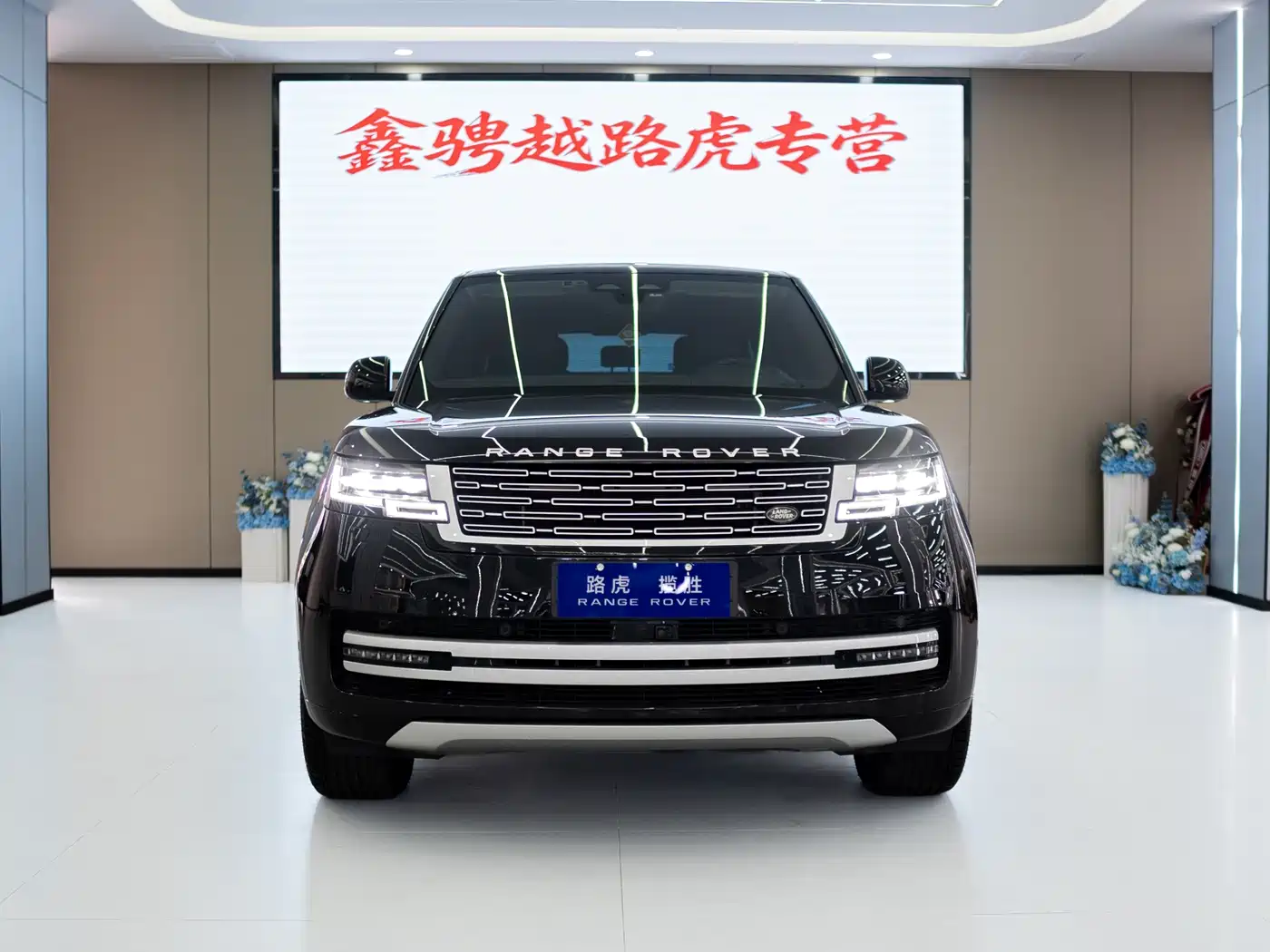 Land Rover Range Rover 2023 3.0 L6 400PS Genesis Extended Version фото 2