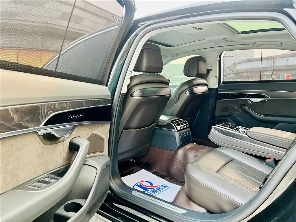 Audi A8 2019 A8L 50 TFSI quattro Comfort фото 7