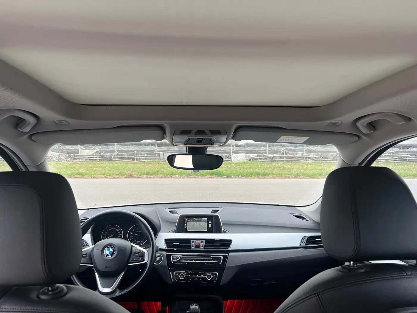 BMW X1 2016 sDrive18Li Premium Model фото 9
