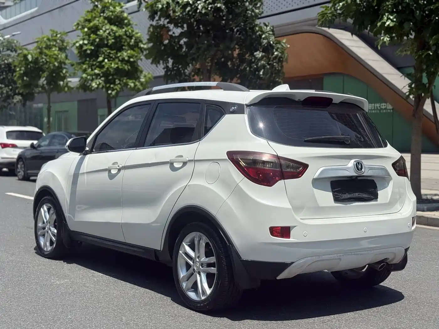Фото 6 - Changan CS35