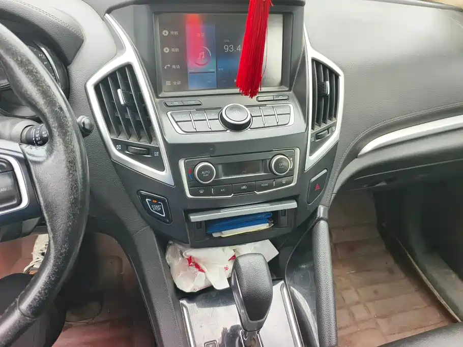 Dongfeng Aeolus Dongfeng Fengshen AX7 2016 2015 2.0L Automatic Smart Ease