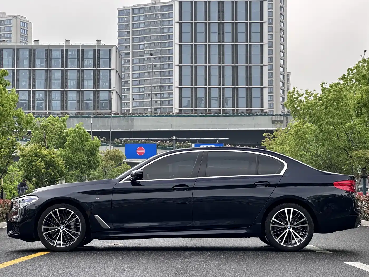 BMW 5 Series 2020 530Li Exclusive M Sport Package фото 4