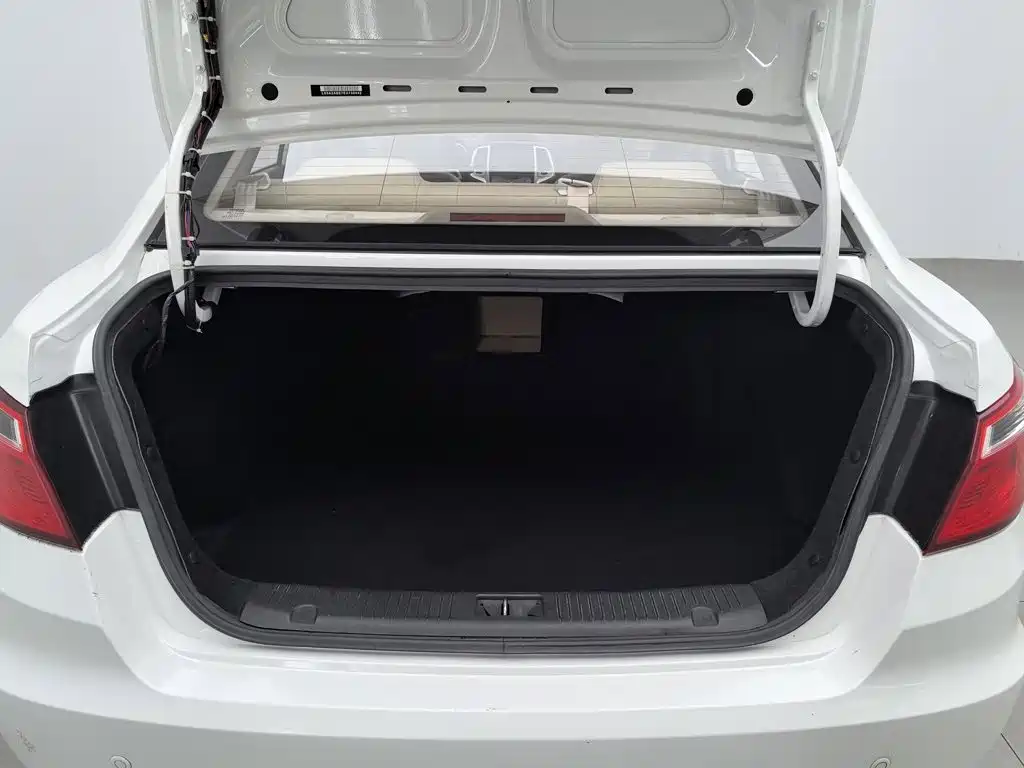 Changan Eado 2014 2014 1.6L Manual Luxury