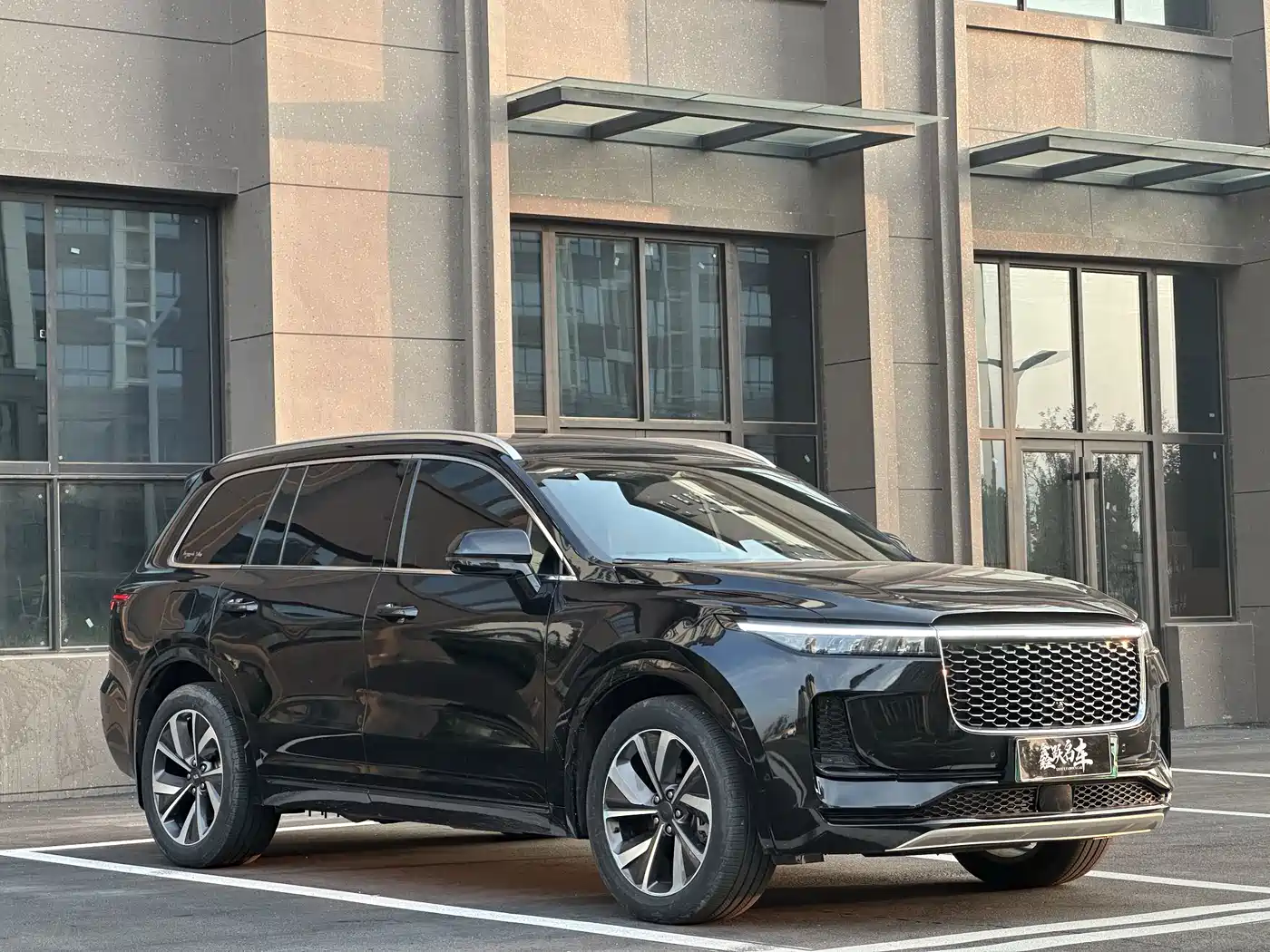 Фото 3 - Li Auto Li ONE
