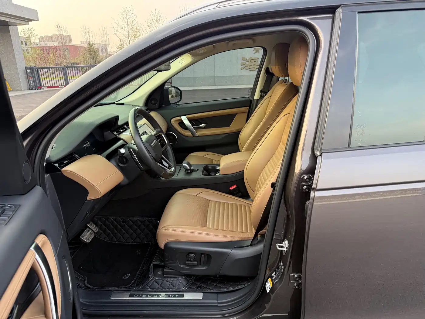Land Rover Discovery Sport 2024 Luxury Custom Edition фото 12