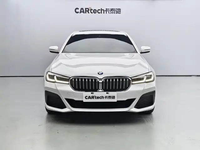BMW 5 Series 2023 530Li Leading M Sport Package — фото 2