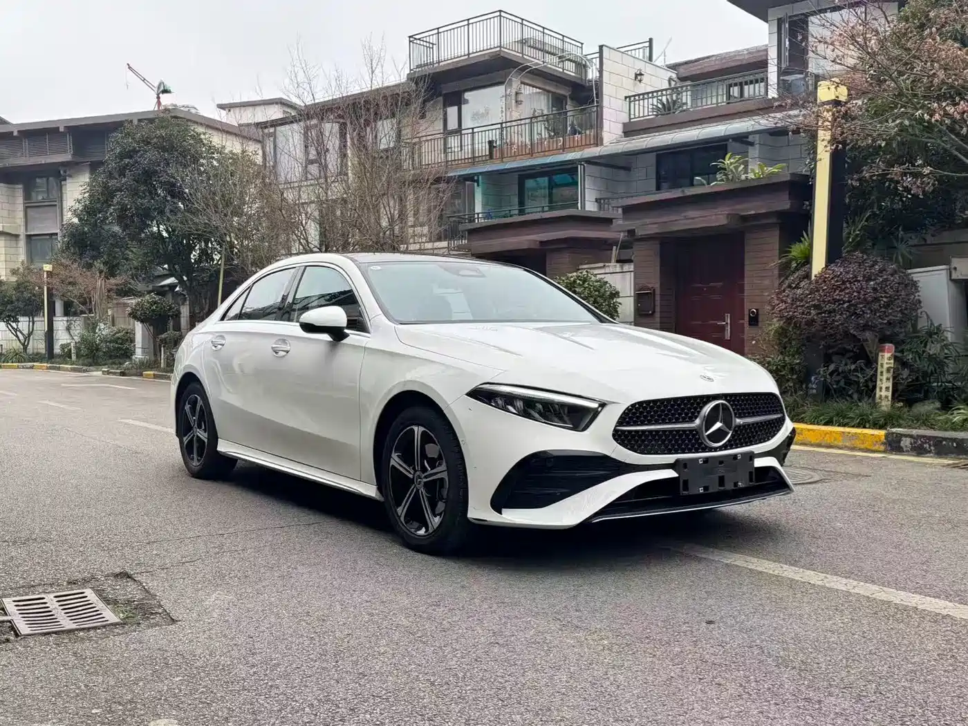 Mercedes-Benz A-Class 2024 A 200 L Fashion Edition фото 3