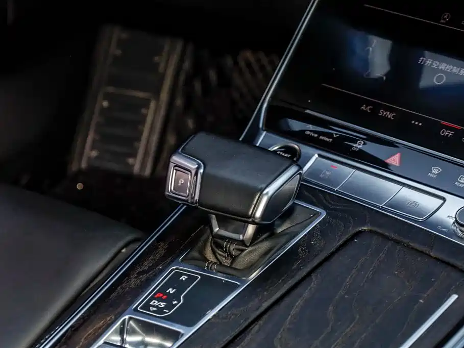 Audi A6L 2023 45 TFSI Premium Selection Elegance фото 15