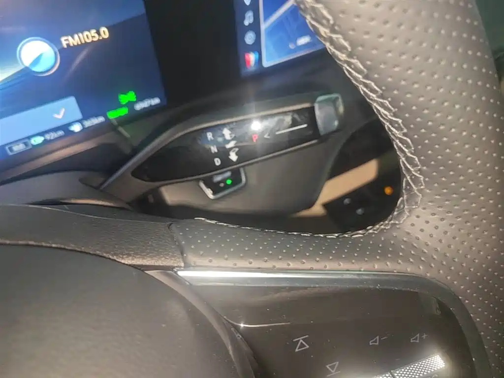 Buick GL8 New Energy 2025 Land Honor Premium Edition 7-Seater фото 14
