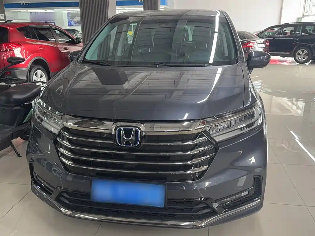 Фото 9 - Honda Odyssey