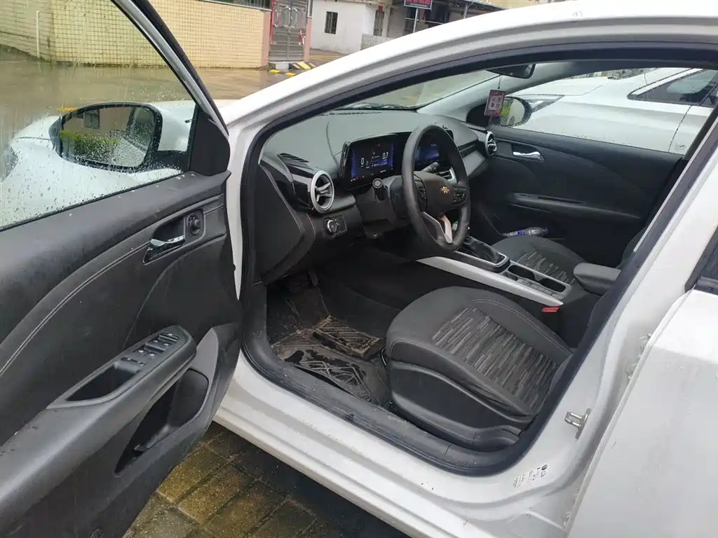CHEVROLET CRUZE