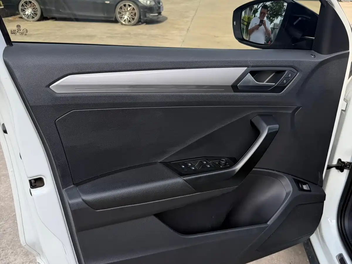 Volkswagen T-ROC 2021 280TSI DSG 2WD R-Line Pro Connected фото 13