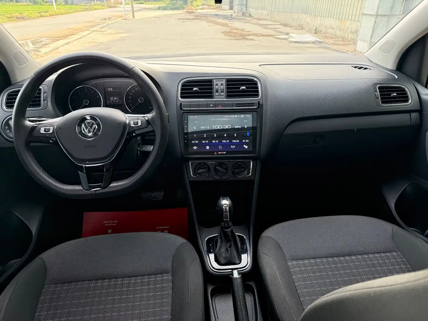 Volkswagen Polo 2016 1.6L Automatic Comfort фото 12