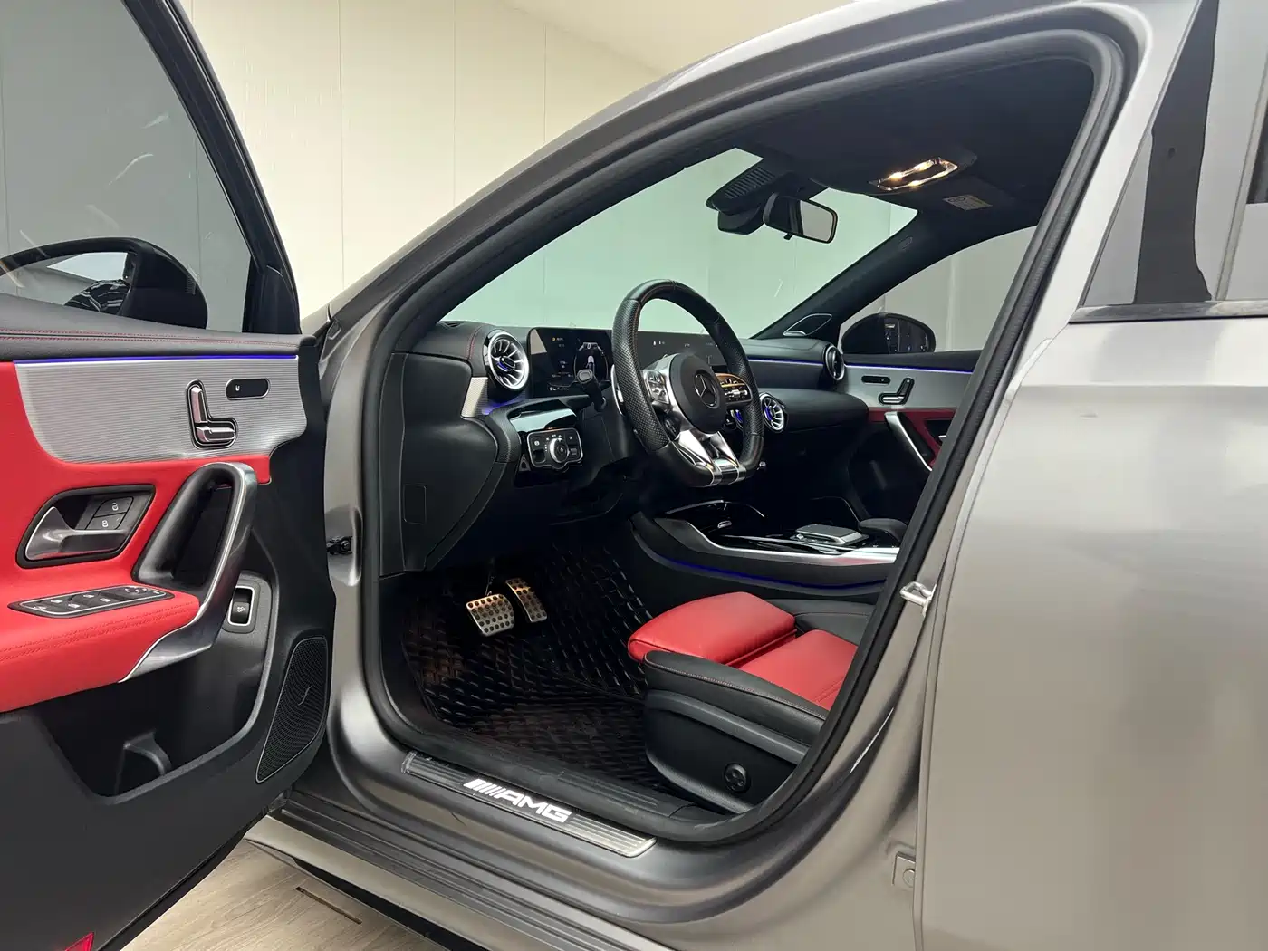 Mercedes-Benz A-Class AMG 2022 AMG A 35 L 4MATIC фото 20