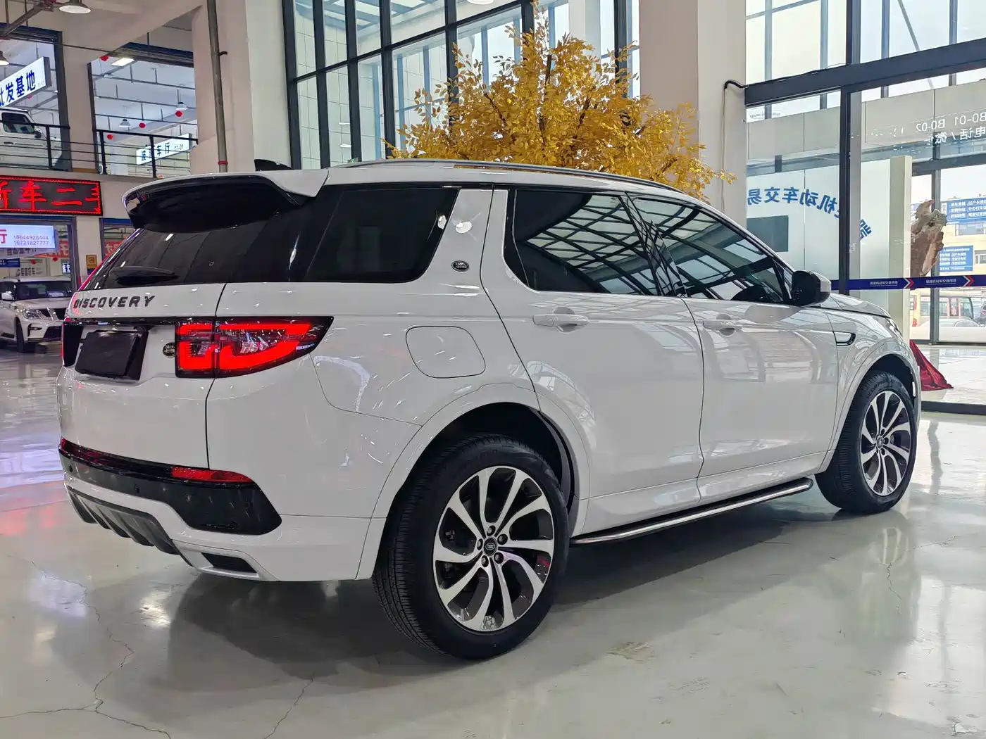 Land Rover Discovery Sport 2023 249PS R-Dynamic S Performance Version фото 23