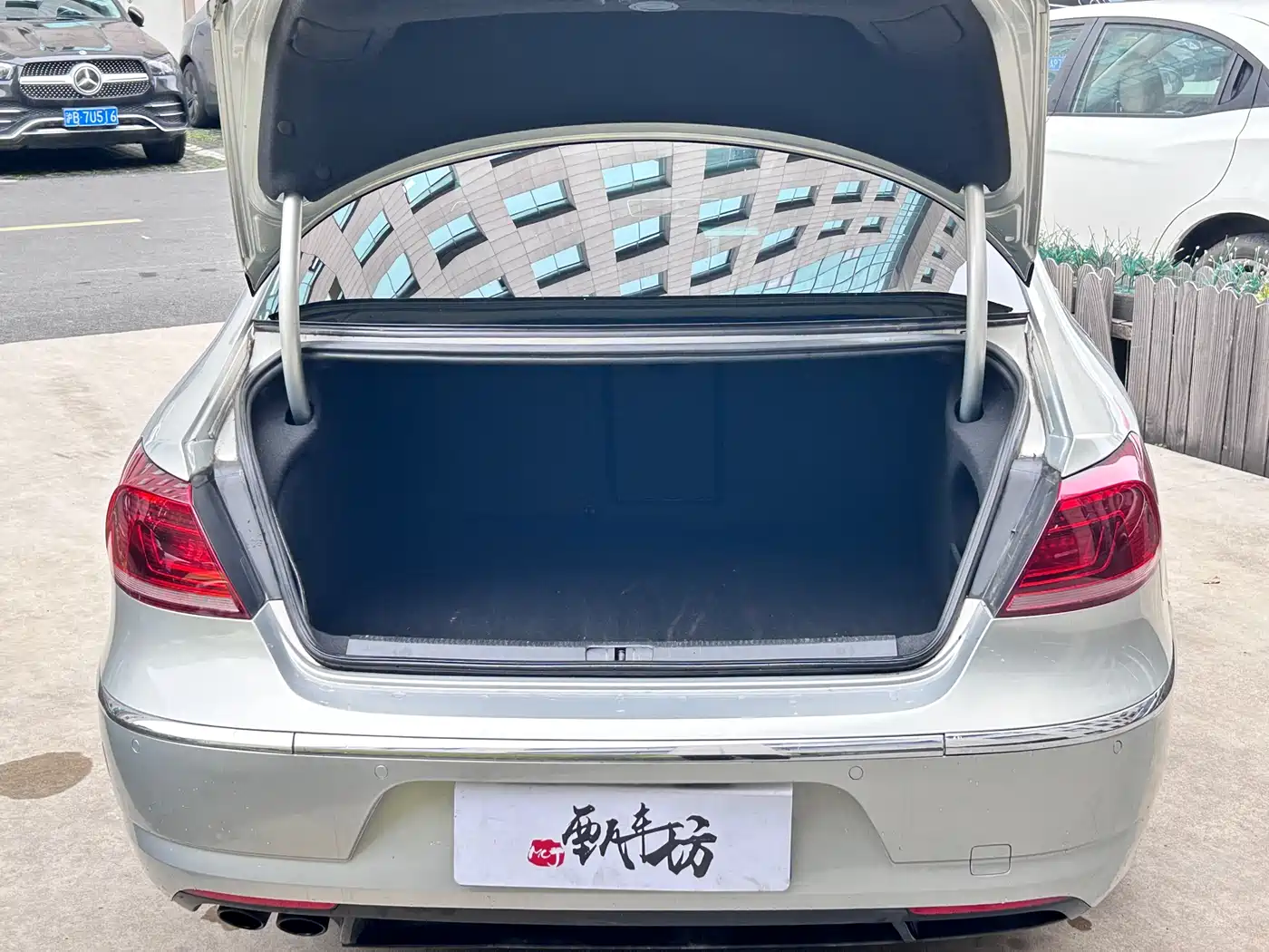 Volkswagen FAW-Volkswagen CC 2016 Model 1.8TSI Luxury фото 8
