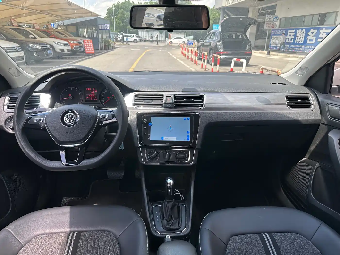 Volkswagen Santana 2021 1.5L Automatic Comfort Edition фото 3