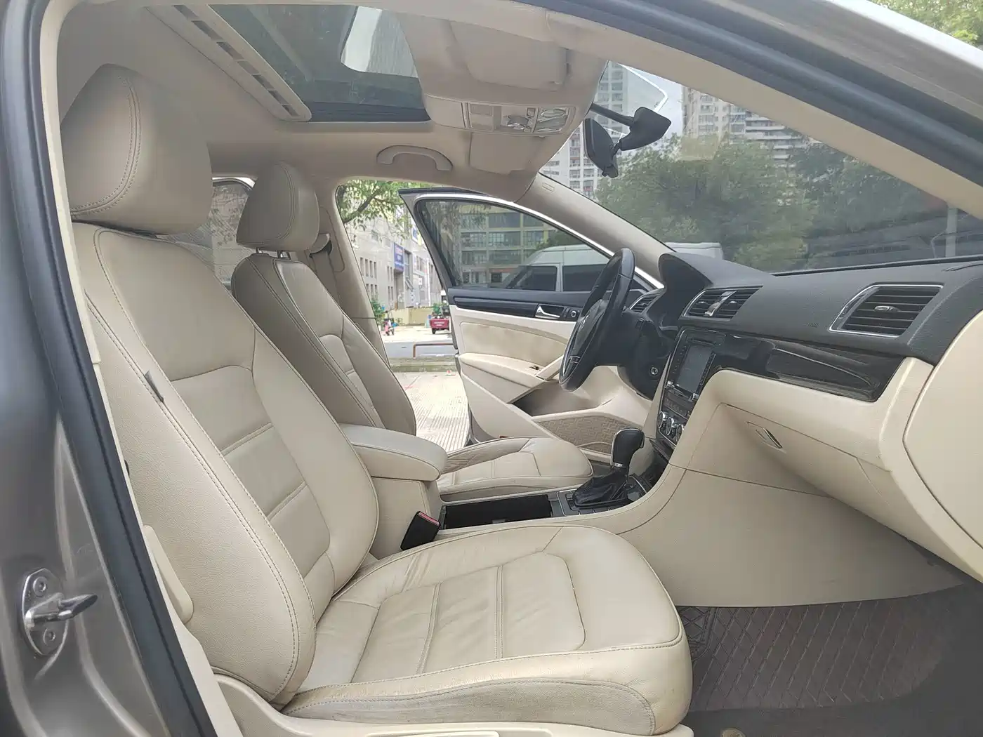 Photo 7 - Volkswagen Passat