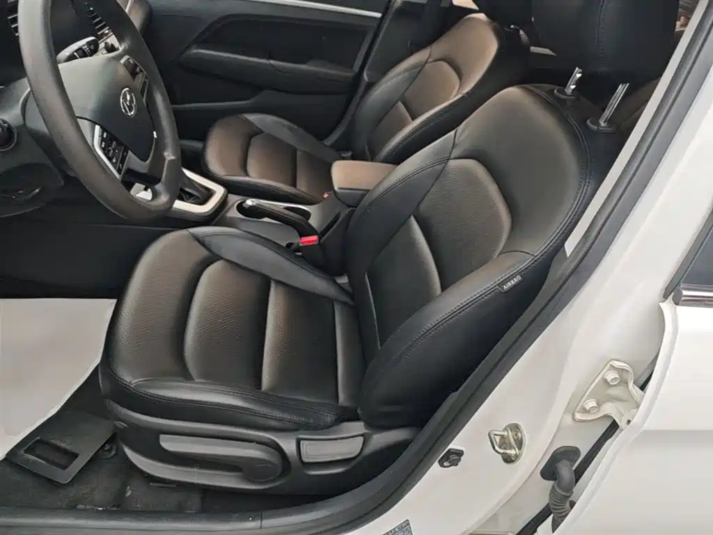 Hyundai Elantra 2016 Model 1.6L Automatic Smart Elite фото 15