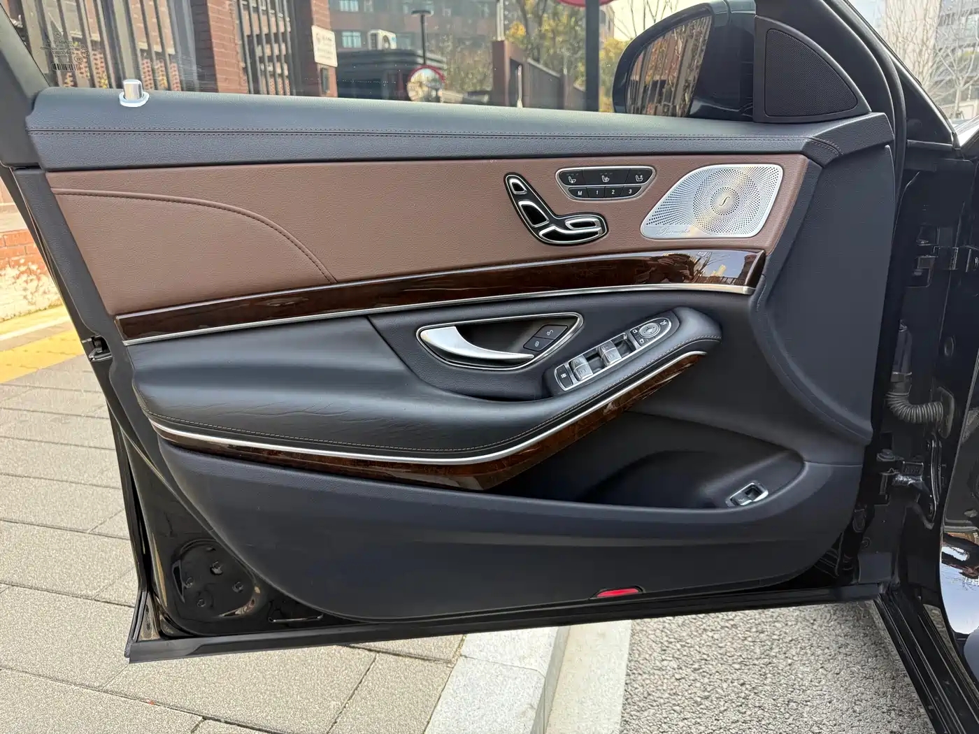 Mercedes-Benz Maybach S-Class 2015 S 500 4MATIC фото 12