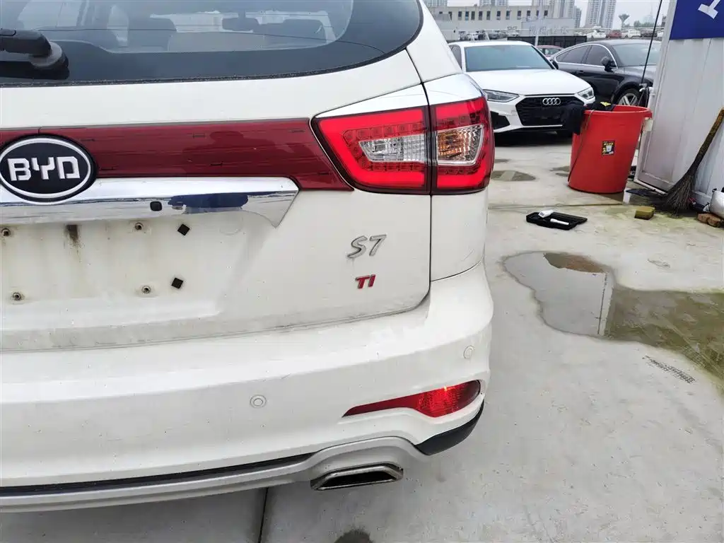 BYD S7 2016 1.5T Manual Premium Model фото 24