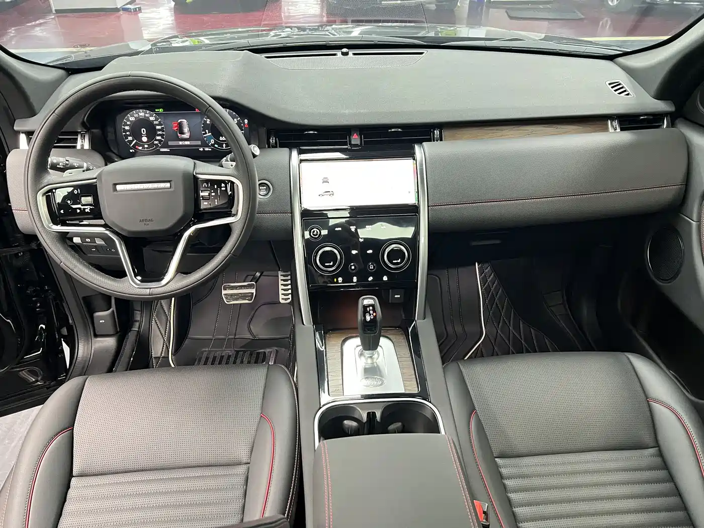 Land Rover Discovery Sport 2023 249PS R-Dynamic S Performance Version фото 5