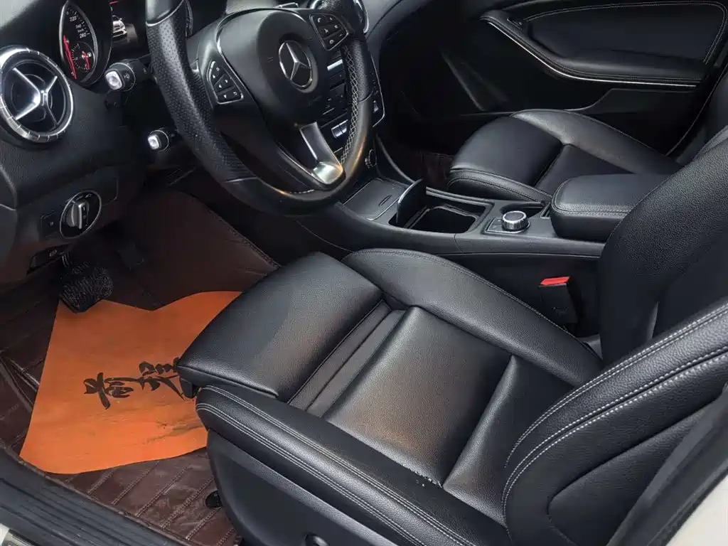 Mercedes-Benz CLA (Import) 2017 Facelift CLA 200 Style фото 5